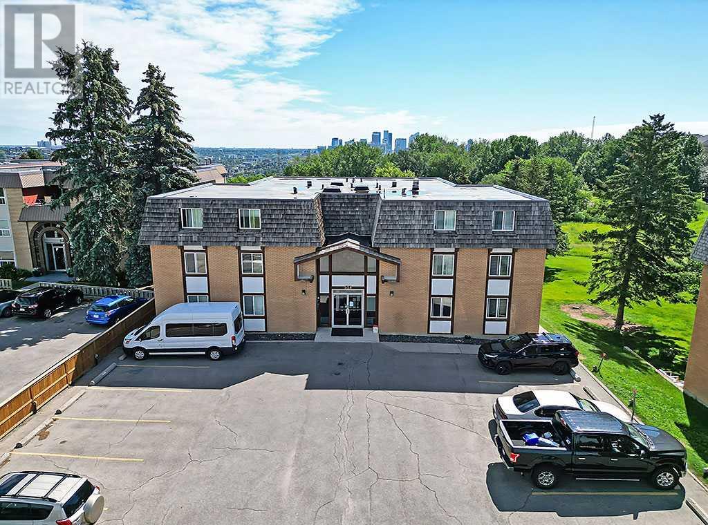 Single Family House for Sale in   Cedar Crescent SW Spruce Cliff Calgary 