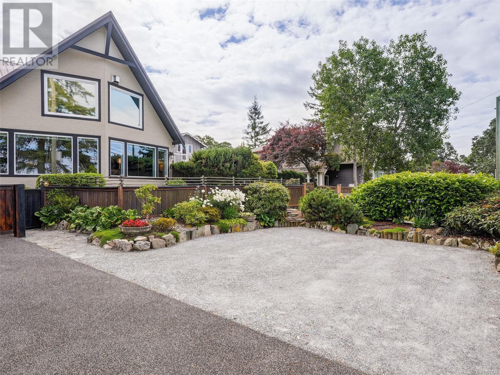  10189 West Saanich Road, North Saanich