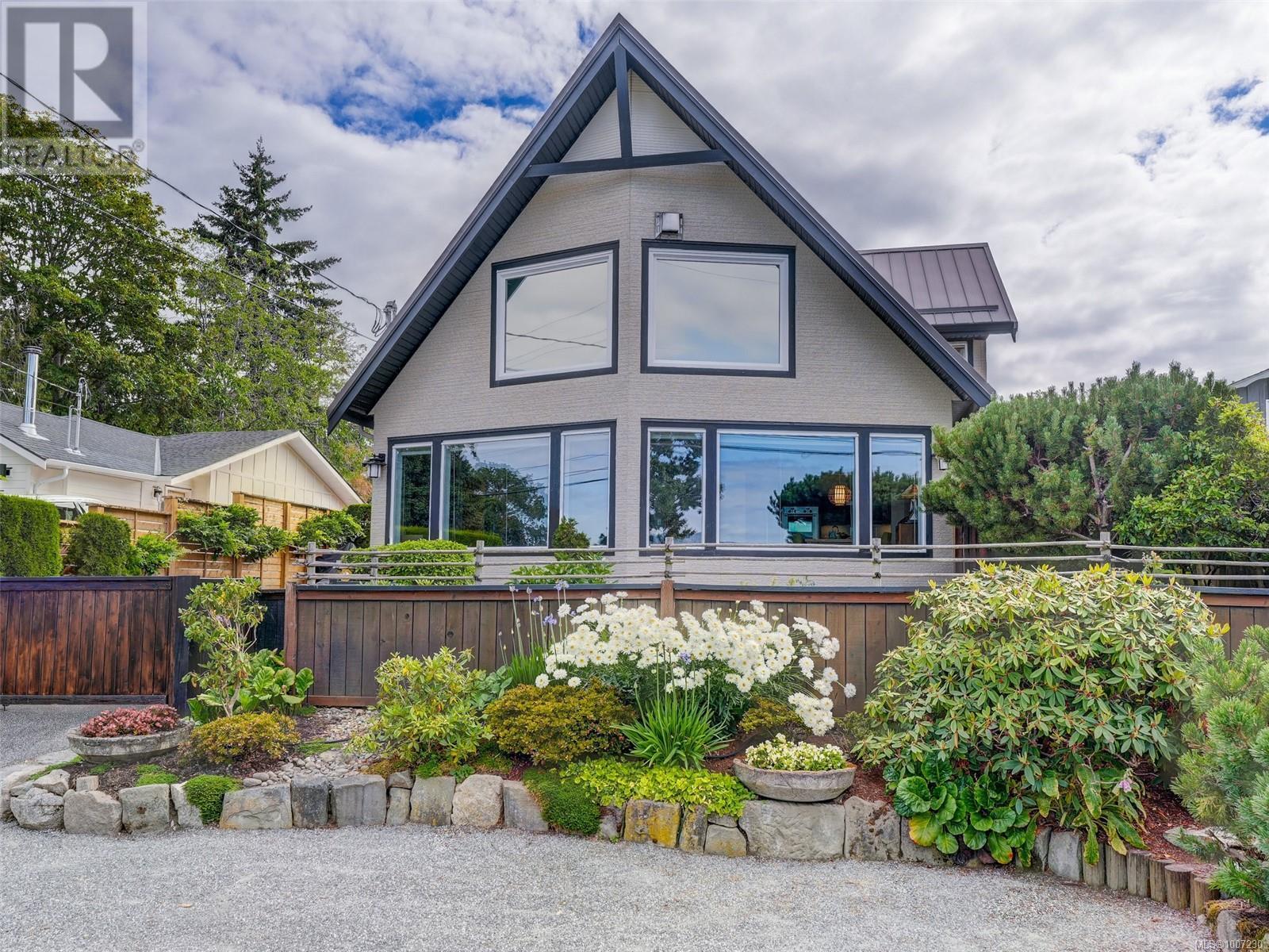  10189 West Saanich Road, North Saanich