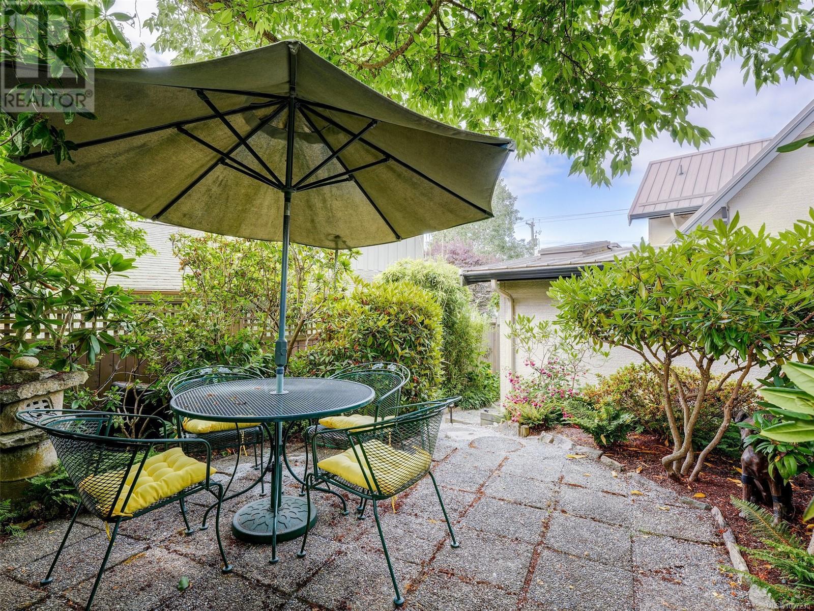  10189 West Saanich Road, North Saanich