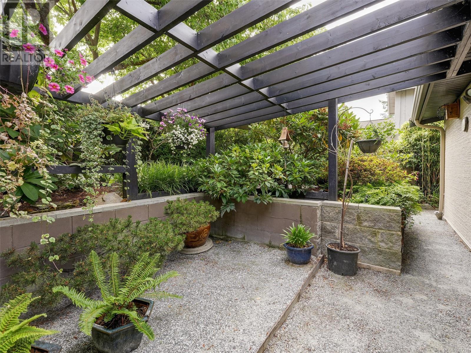  10189 West Saanich Road, North Saanich
