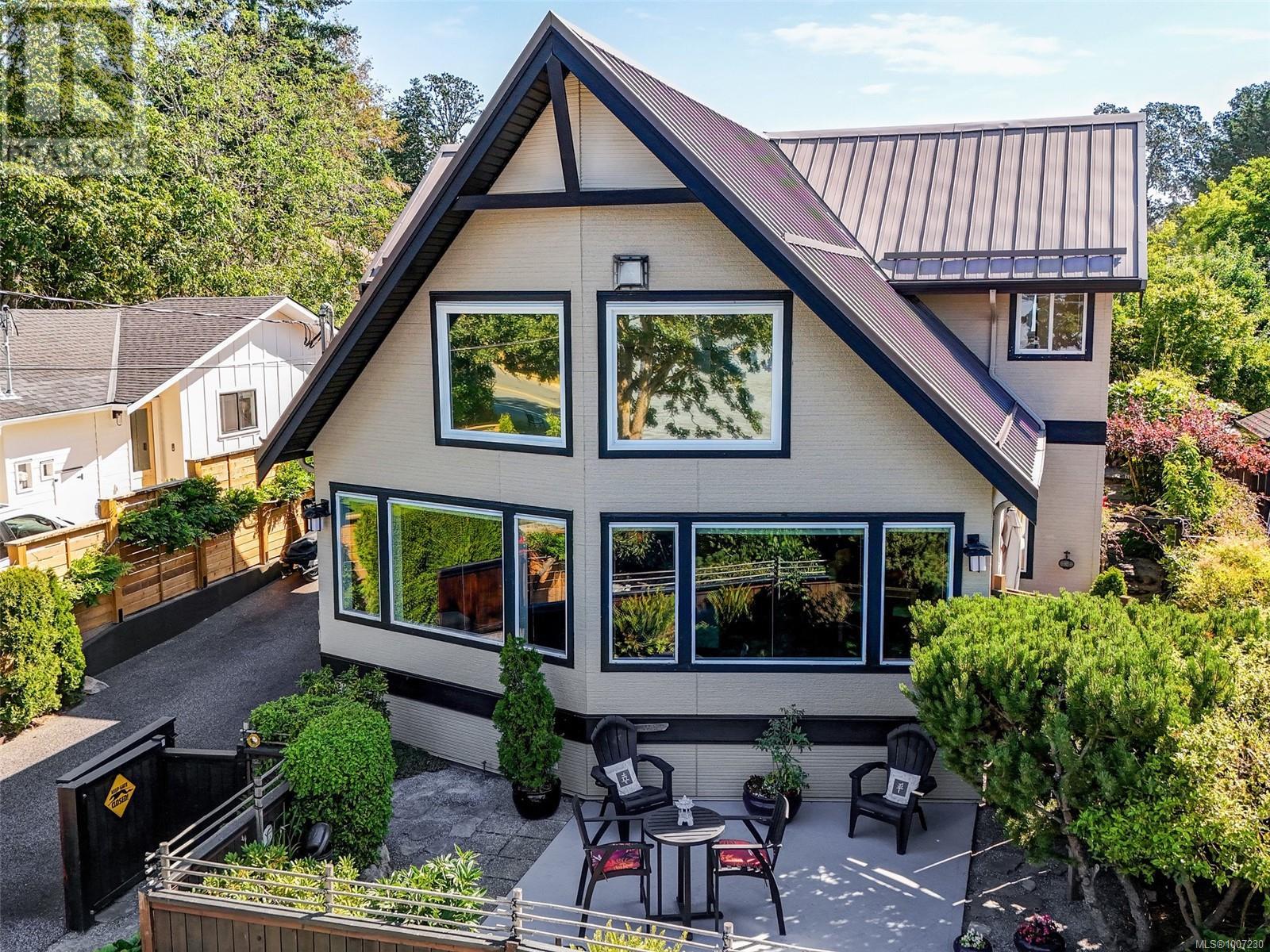  10189 West Saanich Road, North Saanich