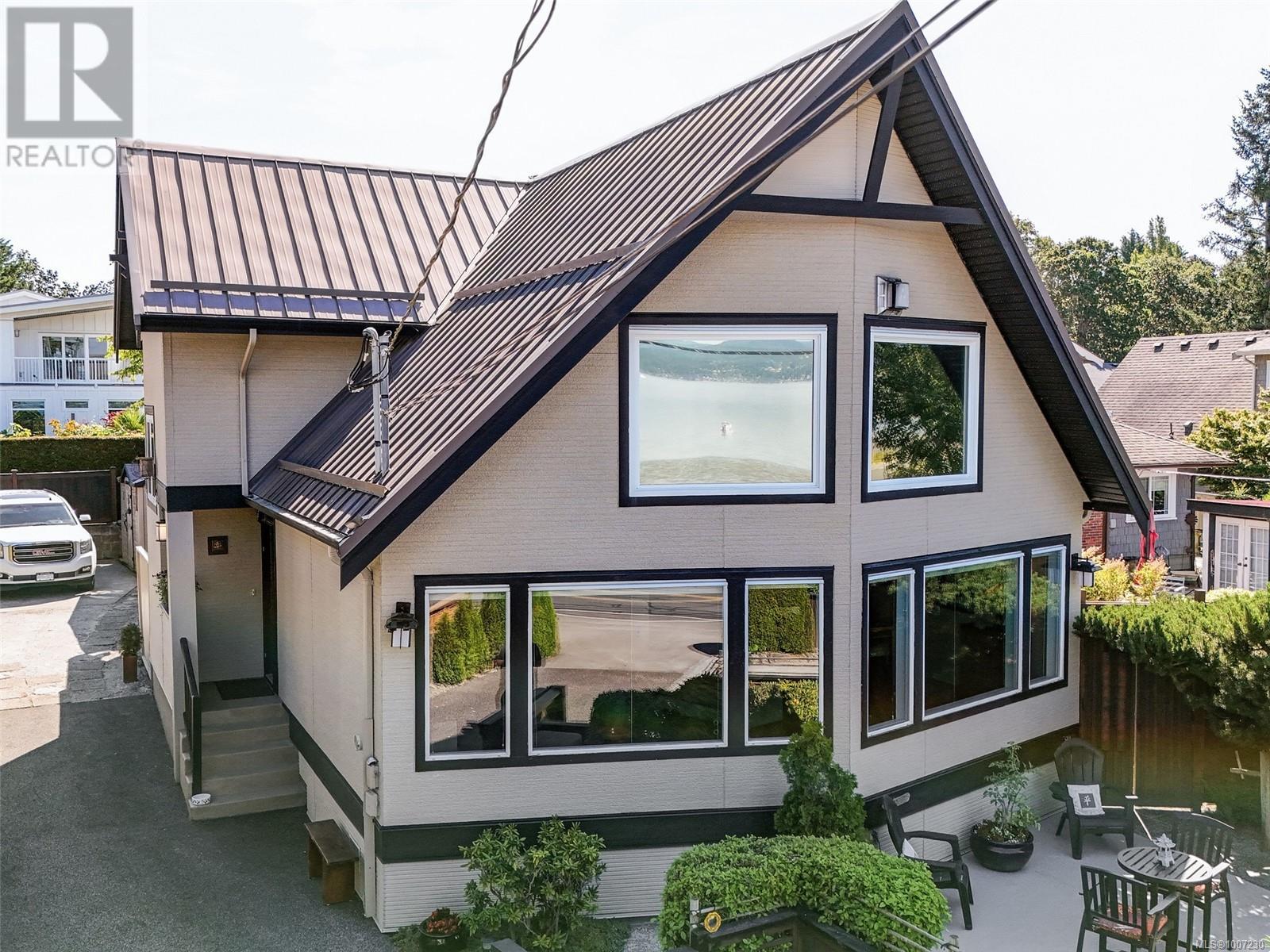  10189 West Saanich Road, North Saanich