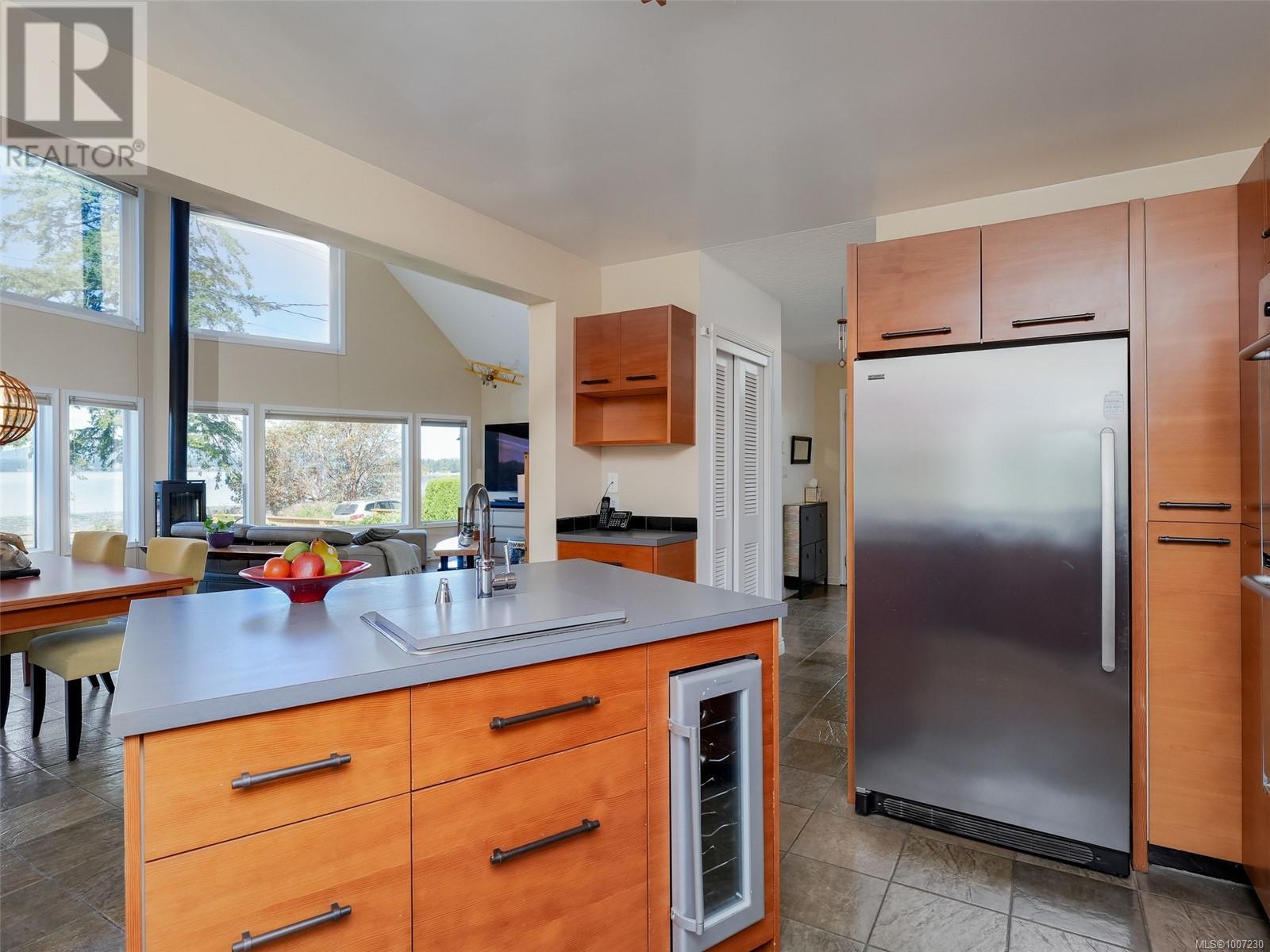  10189 West Saanich Road, North Saanich