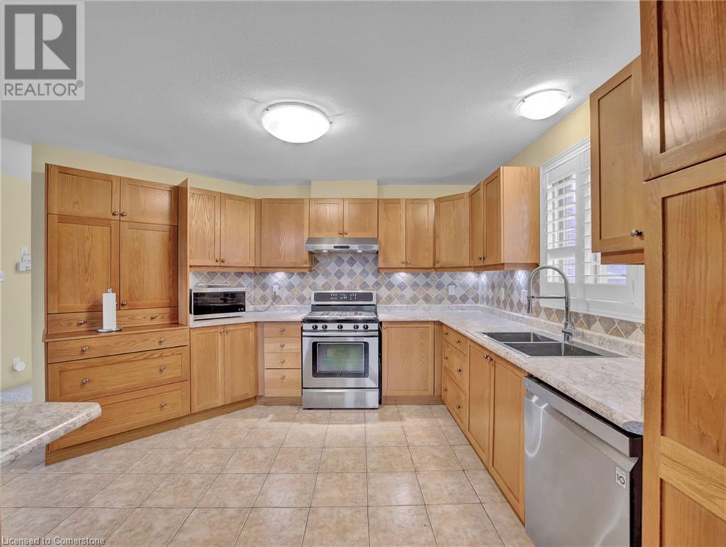 Photo 10 of 108 Provident Way, Mount Hope ON