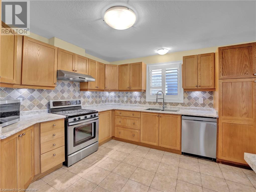 Photo 9 of 108 Provident Way, Mount Hope ON