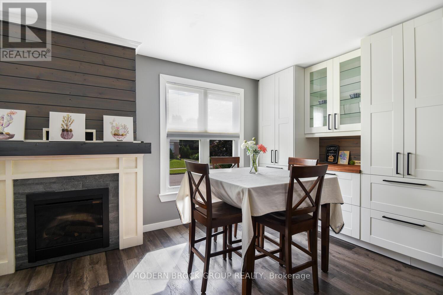 Photo 15 of 162 Dana Street, Brockville ON