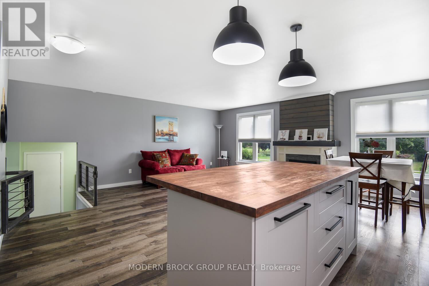 Photo 26 of 162 Dana Street, Brockville ON