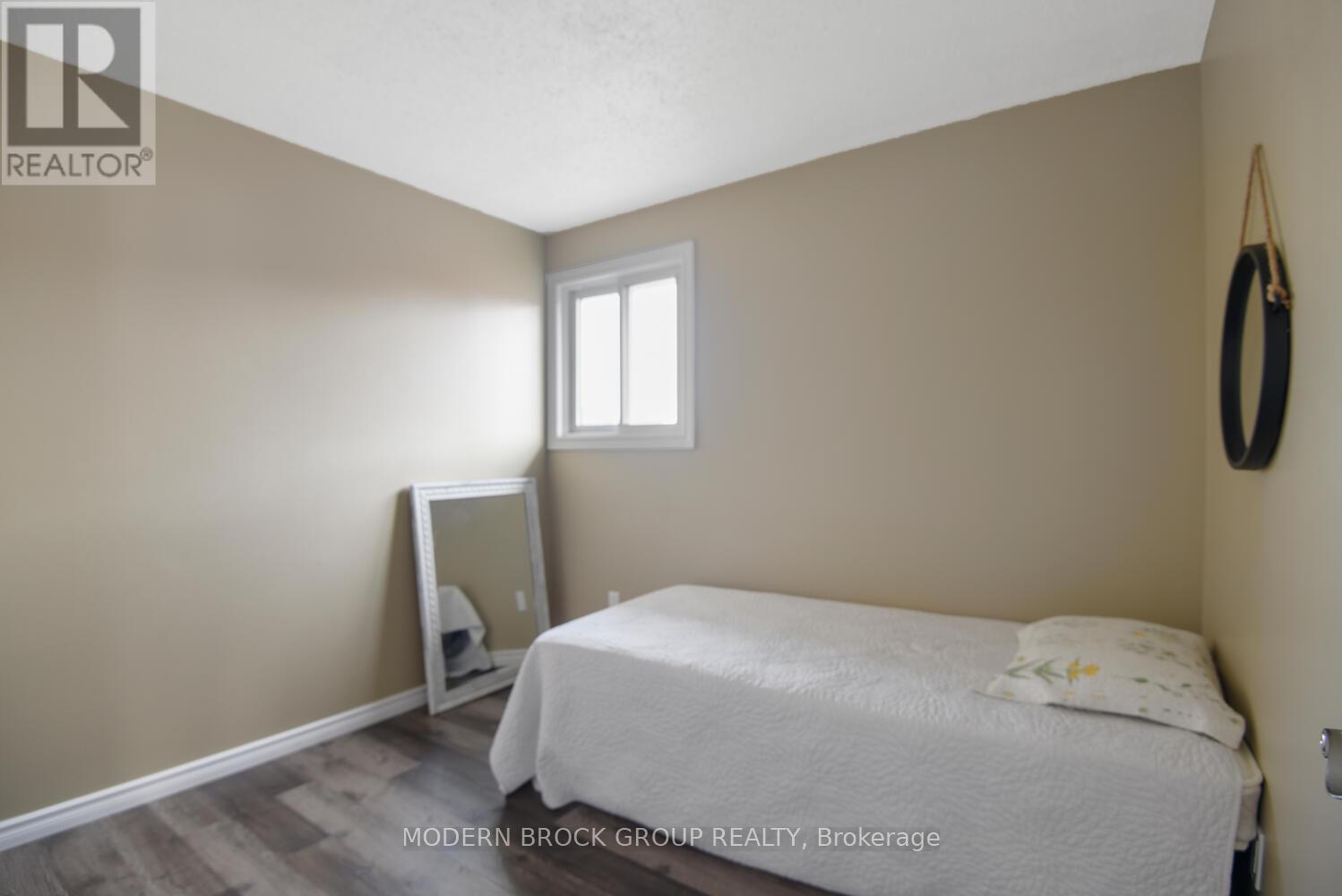 Photo 10 of 162 Dana Street, Brockville ON