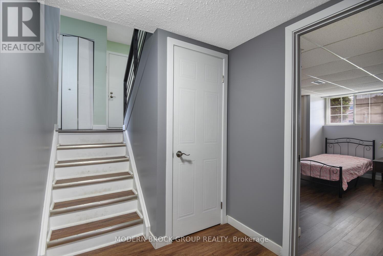 Photo 17 of 162 Dana Street, Brockville ON