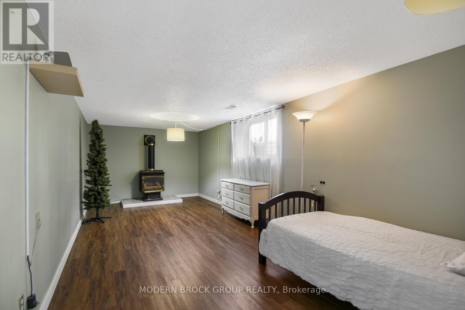 Photo 32 of 162 Dana Street, Brockville ON