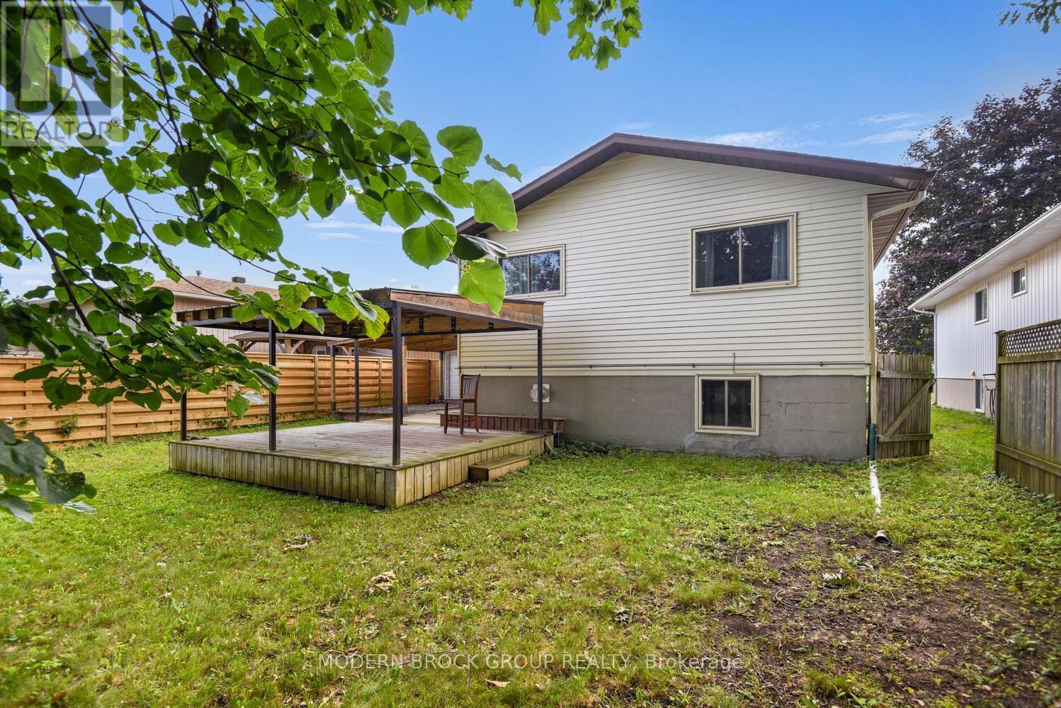 Photo 6 of 162 Dana Street, Brockville ON