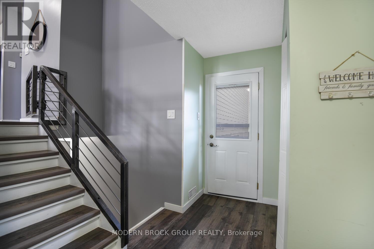 Photo 16 of 162 Dana Street, Brockville ON