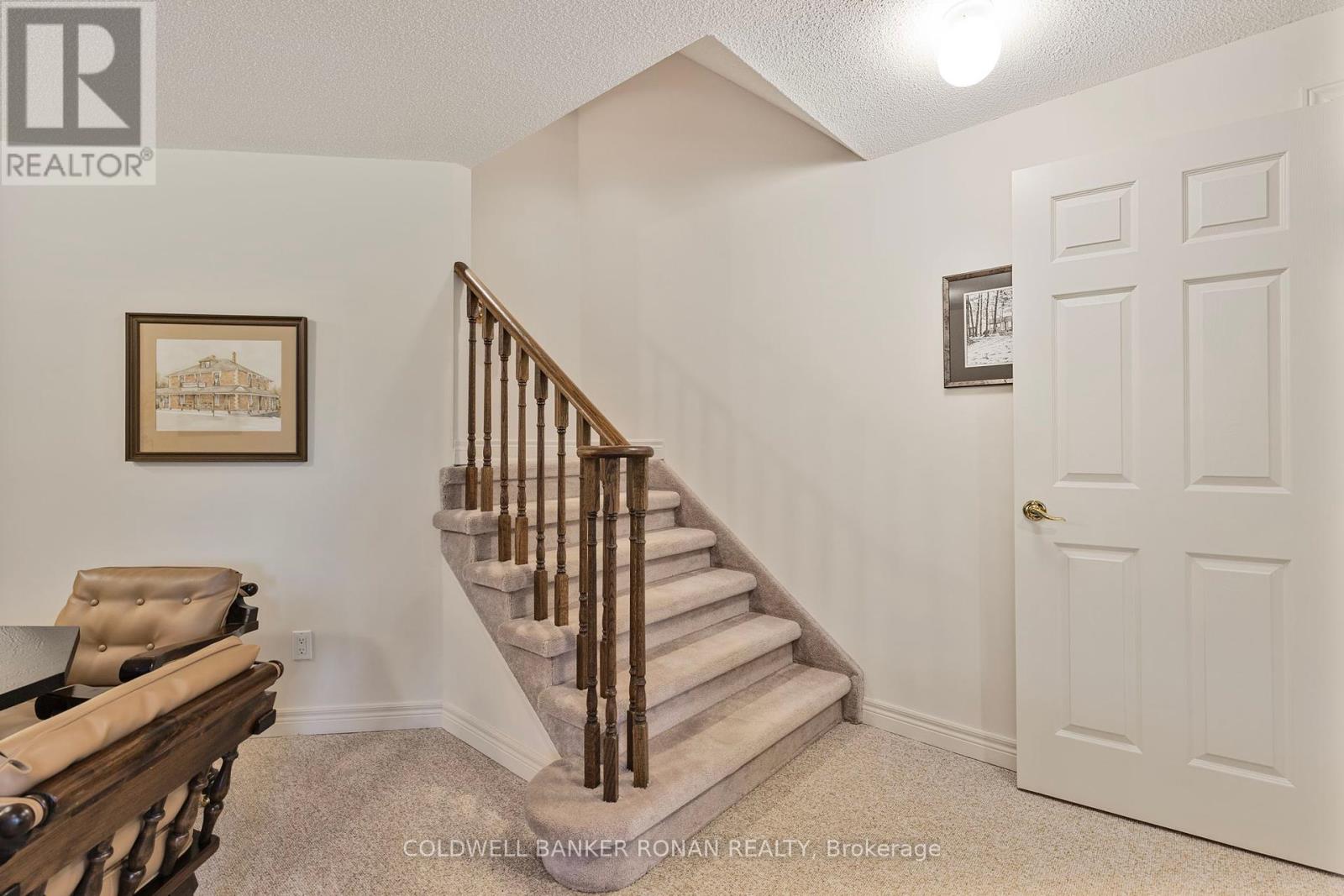 Photo 31 of 39 Bella Vista Trail, New Tecumseth ON