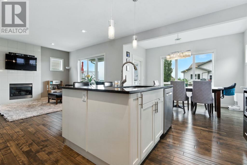 Photo 10 of 7 Vancouver Crescent, Red Deer AB
