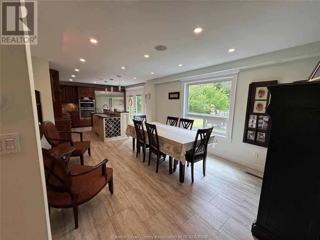 Photo 45 of 122 Augustine Drive, Kingsville ON