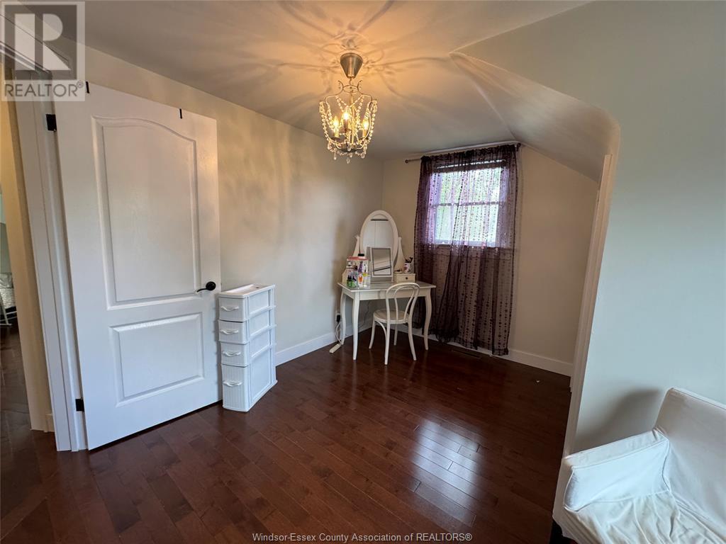 Photo 19 of 122 Augustine Drive, Kingsville ON