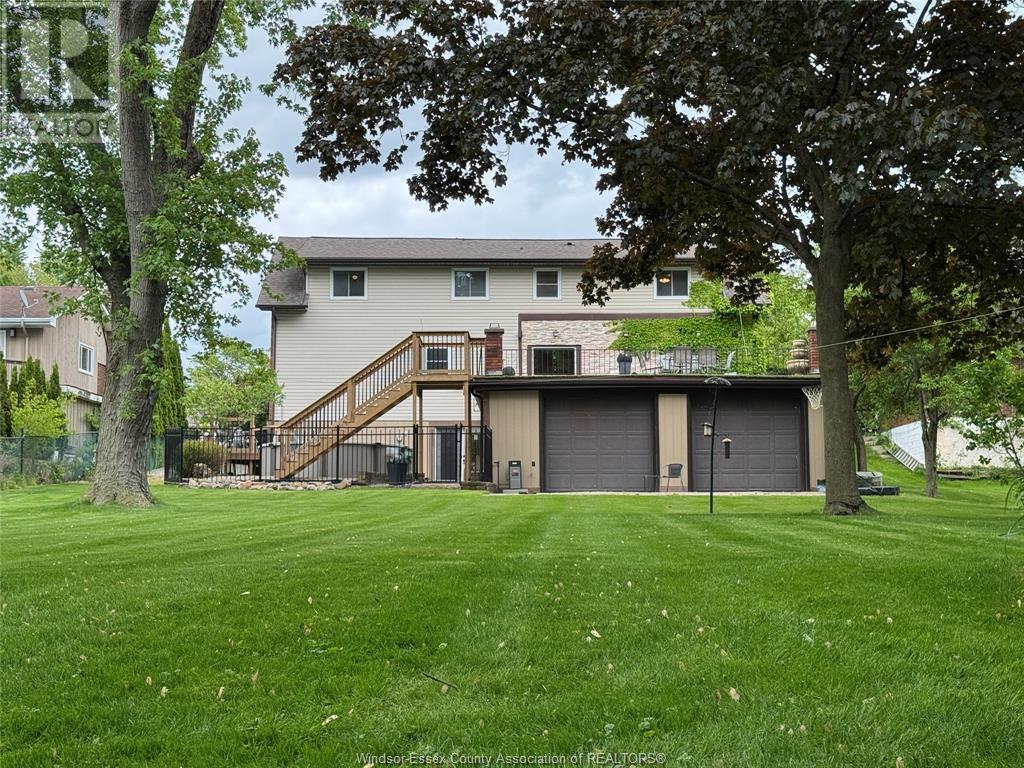 Photo 29 of 122 Augustine Drive, Kingsville ON