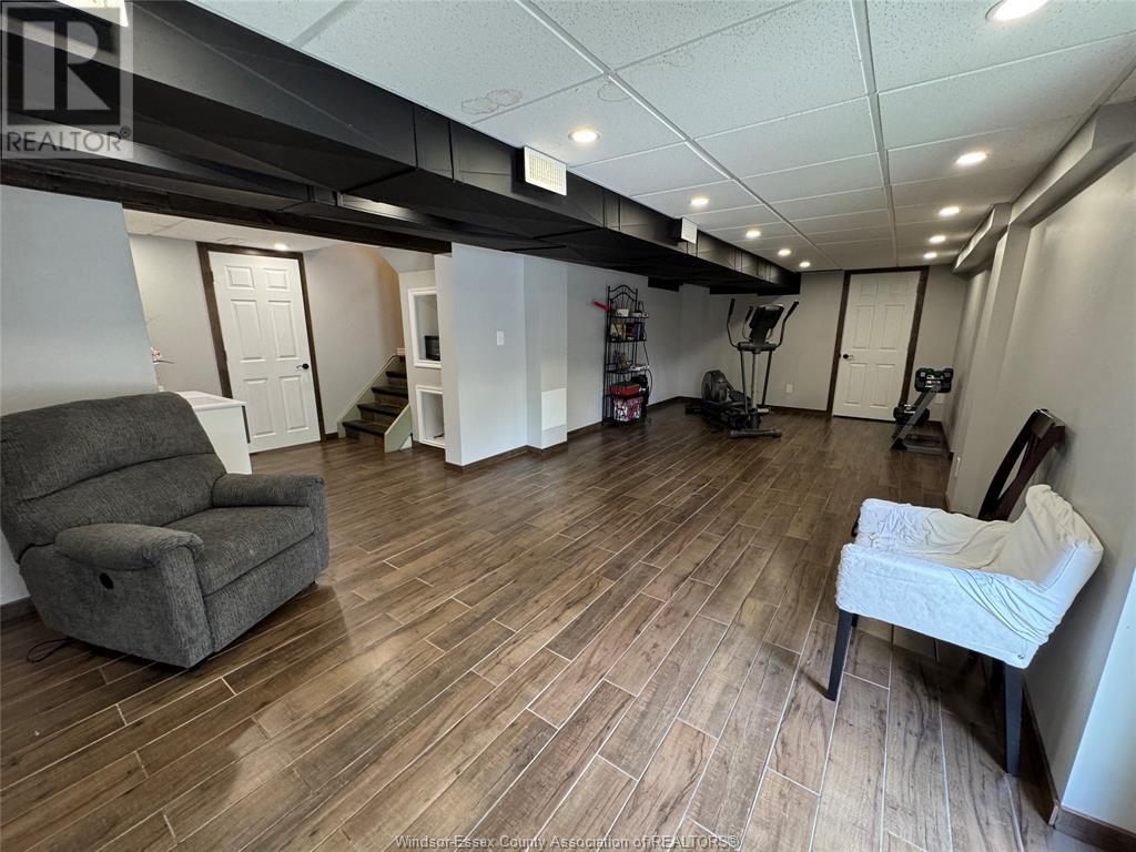 Photo 3 of 122 Augustine Drive, Kingsville ON