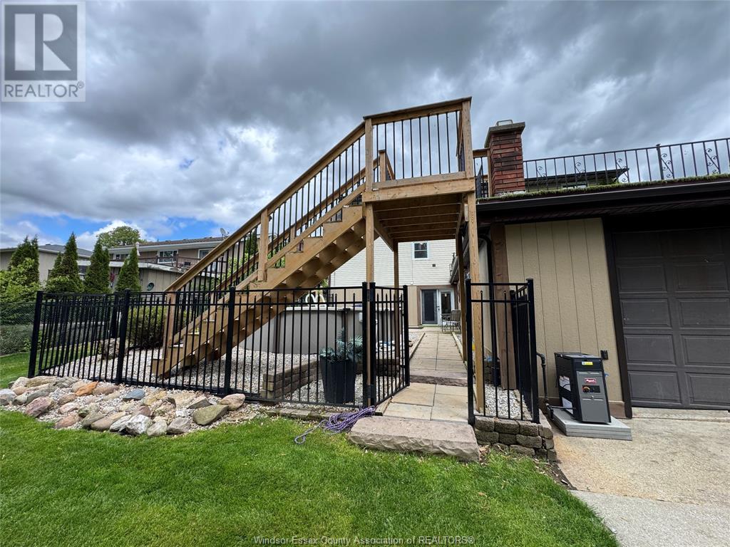 Photo 30 of 122 Augustine Drive, Kingsville ON