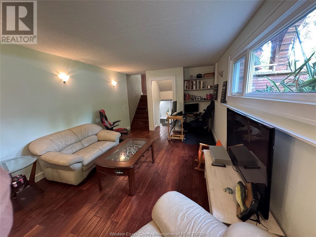 Photo 16 of 122 Augustine Drive, Kingsville ON