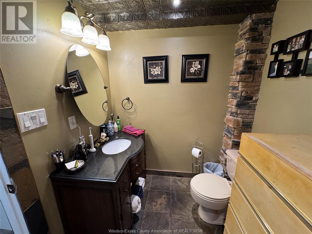 Photo 35 of 122 Augustine Drive, Kingsville ON