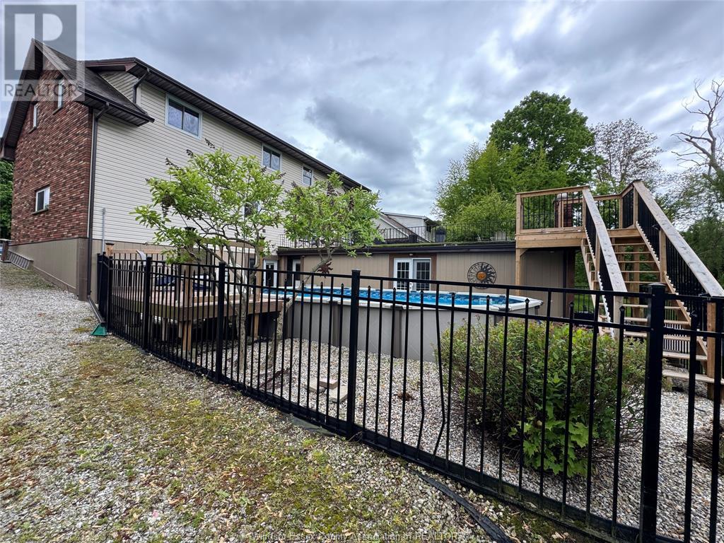 Photo 49 of 122 Augustine Drive, Kingsville ON