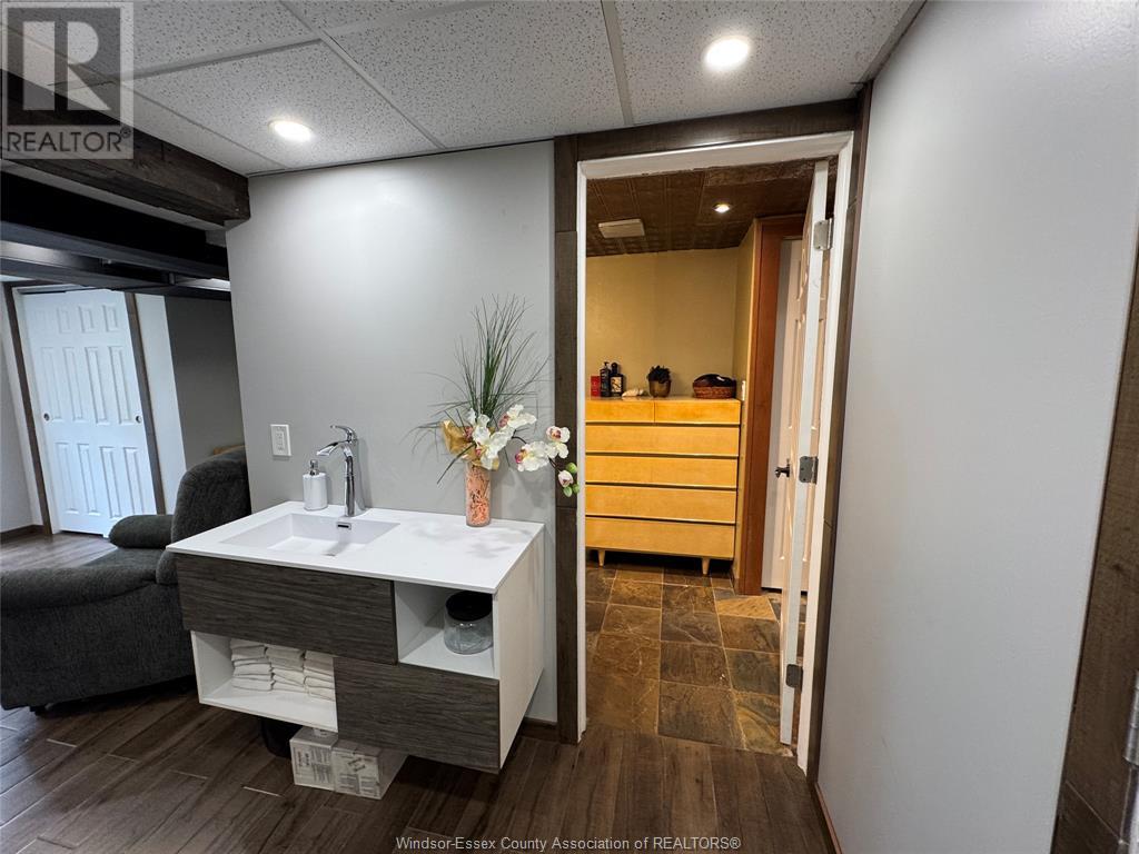 Photo 17 of 122 Augustine Drive, Kingsville ON