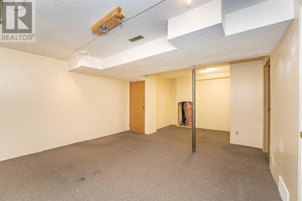 Single Family House for Sale in  Coachway Lane SW Coach Hill Calgary 