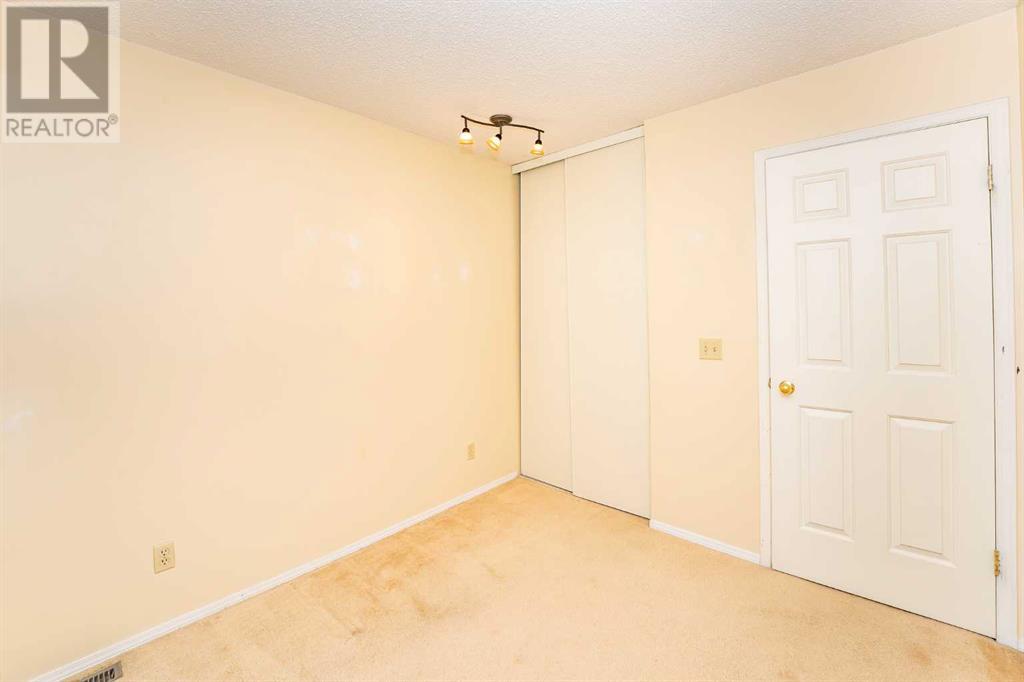Single Family House for Sale in  Coachway Lane SW Coach Hill Calgary 