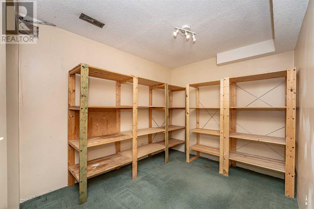Single Family House for Sale in  Coachway Lane SW Coach Hill Calgary 
