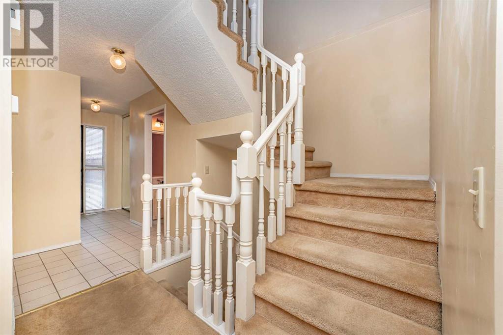 Single Family House for Sale in  Coachway Lane SW Coach Hill Calgary 