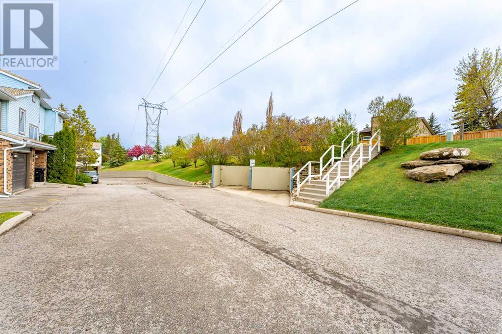 Single Family House for Sale in  Coachway Lane SW Coach Hill Calgary 