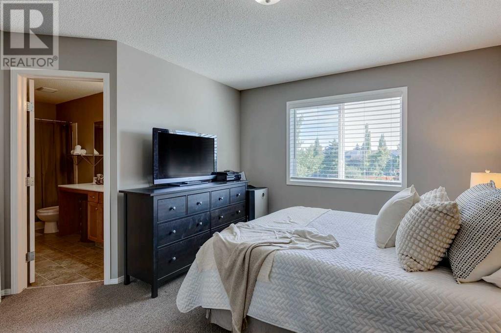 Single Family House for Sale in  Millview Road SW Millrise Calgary 