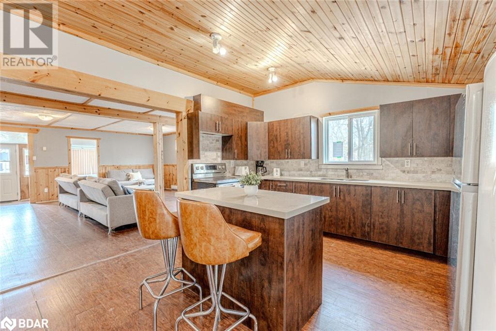 Photo 3 of 711 Mosley Street, Wasaga Beach ON