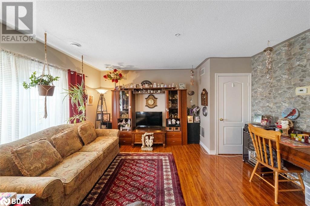 Photo 16 of 112 Simcoe Road Unit 301, Bradford West Gwillimbury ON