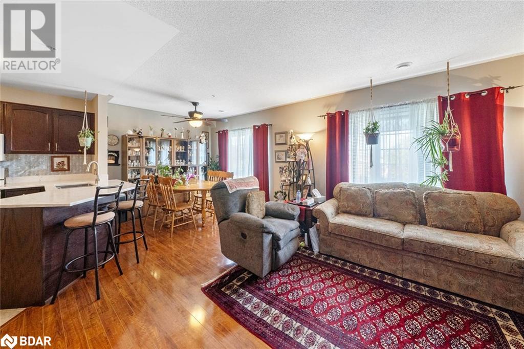 Photo 15 of 112 Simcoe Road Unit 301, Bradford West Gwillimbury ON