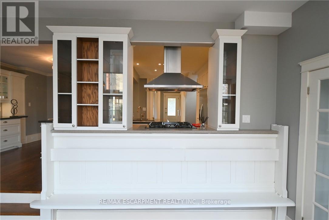 Photo 18 of 209 Allan Street, Oakville ON