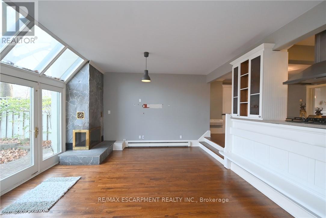 Photo 30 of 209 Allan Street, Oakville ON