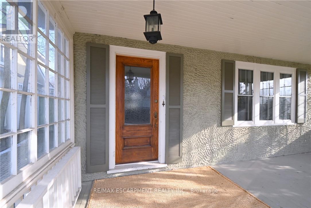Photo 32 of 209 Allan Street, Oakville ON