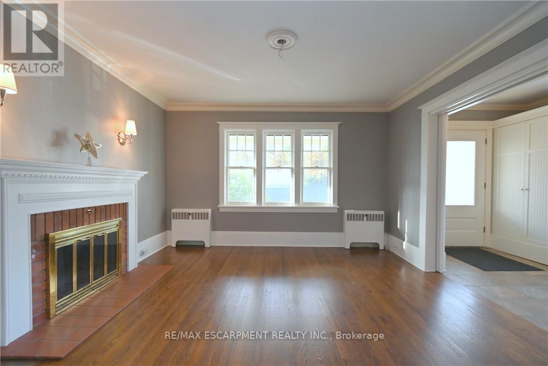 Photo 36 of 209 Allan Street, Oakville ON