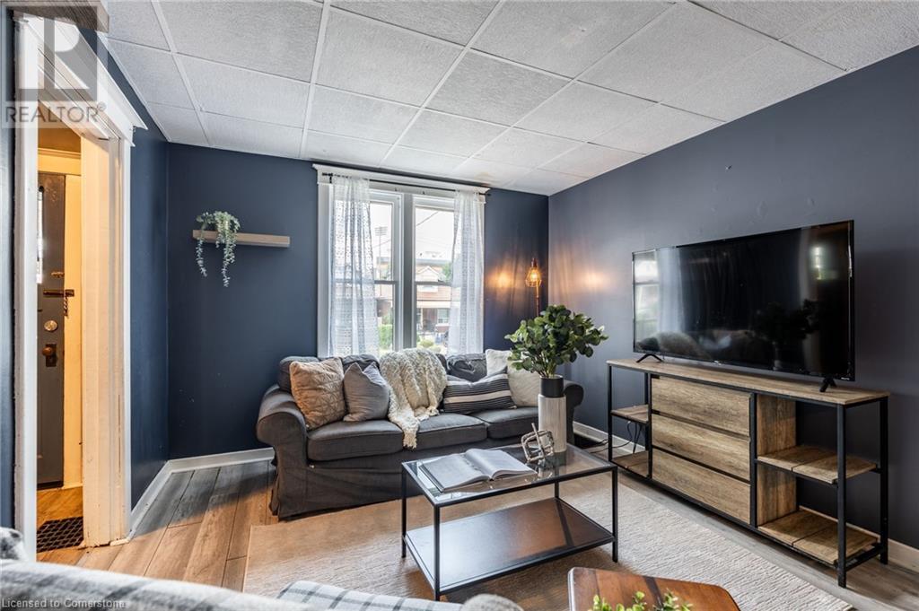 Photo 4 of 52 Connaught Avenue N, Hamilton ON