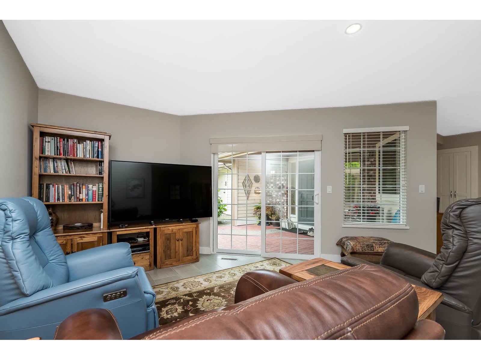Photo 23 of 1 1854 Southmere Crescent, Surrey BC