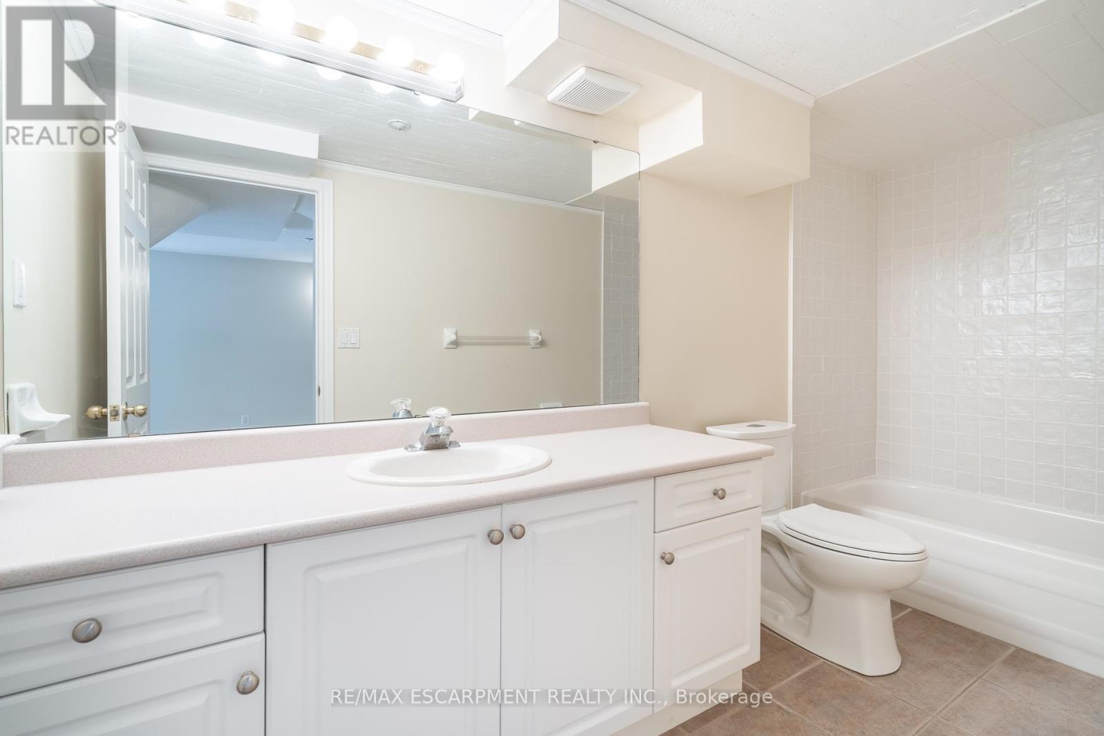 Photo 13 of 102 111 Grey Street, Brant ON