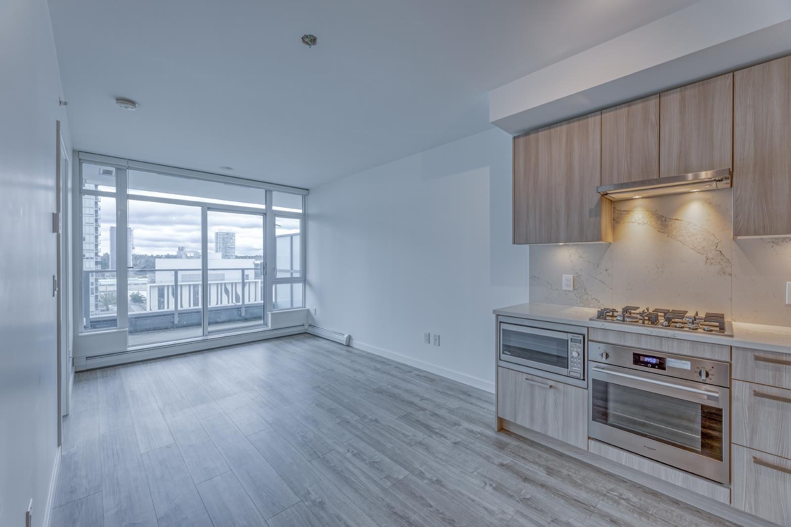 Photo 2 of 910 13350 Central Avenue, Surrey BC