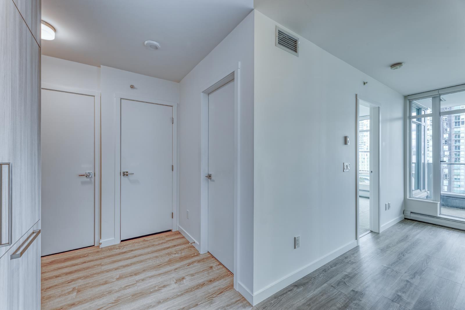 Photo 6 of 910 13350 Central Avenue, Surrey BC