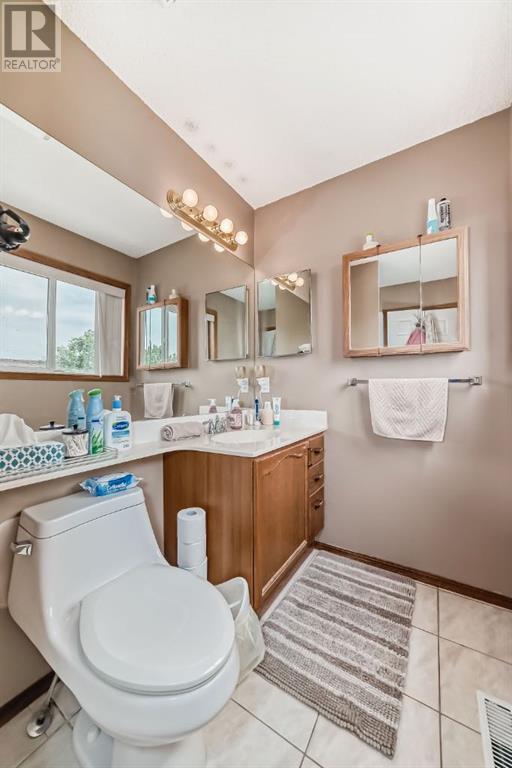 Single Family House for Sale in  Coral Keys Place NE Coral Springs Calgary 