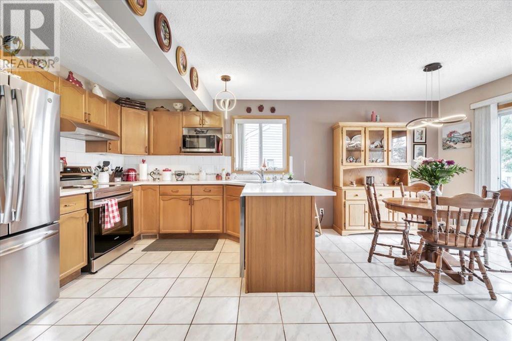 Single Family House for Sale in  Coral Keys Place NE Coral Springs Calgary 