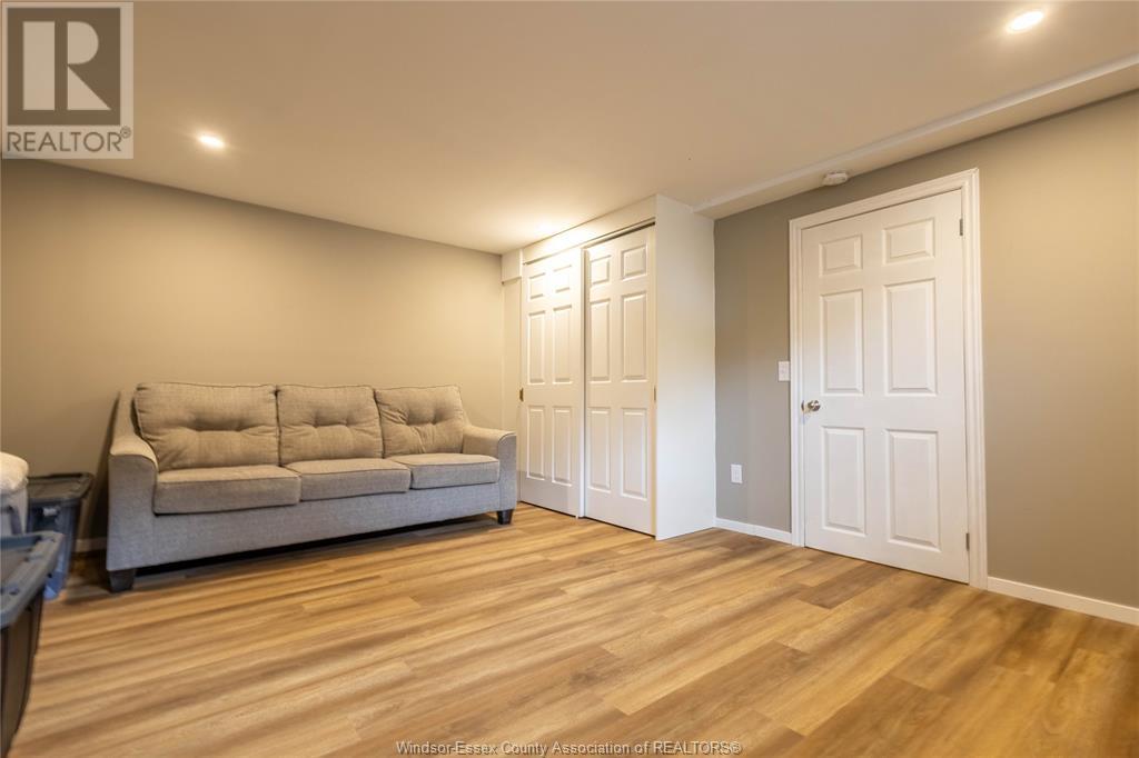 Photo 3 of 7 Gladstone Avenue, Leamington ON