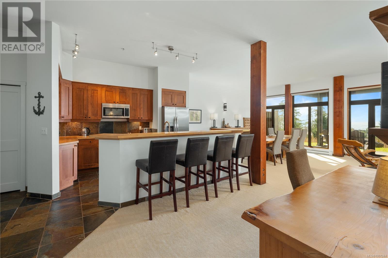 201 515 Marine Dr, Ucluelet